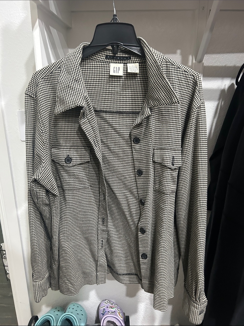 GAP Black & White Houndstooth Shirt Jacket